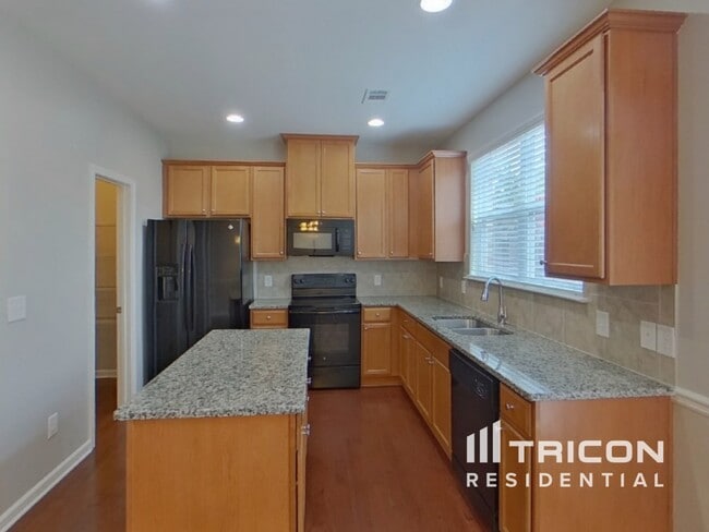 Building Photo - 3441 Open Fields Dr