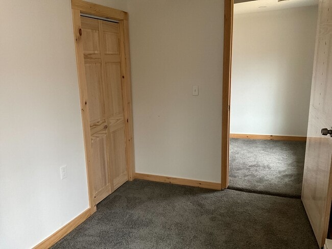 Building Photo - 8 Woodland Ct