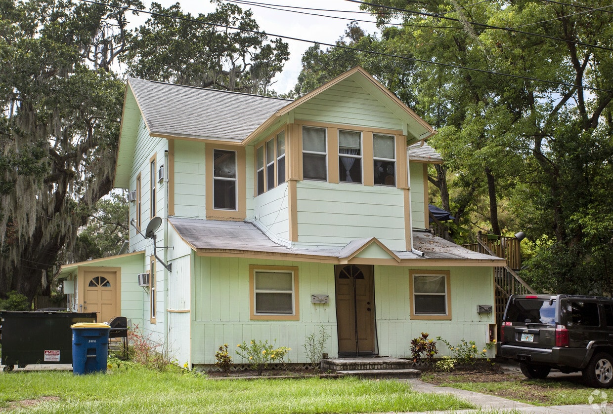 Building Photo - 614 Oak Ave