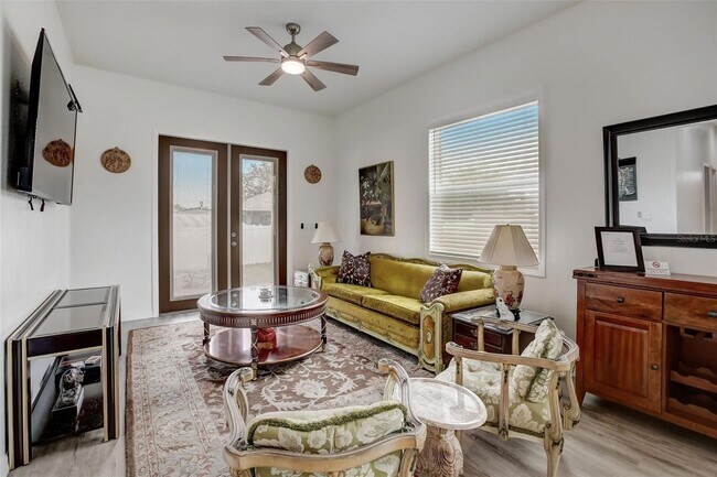 Foto del edificio - 3106 E Frierson Ave