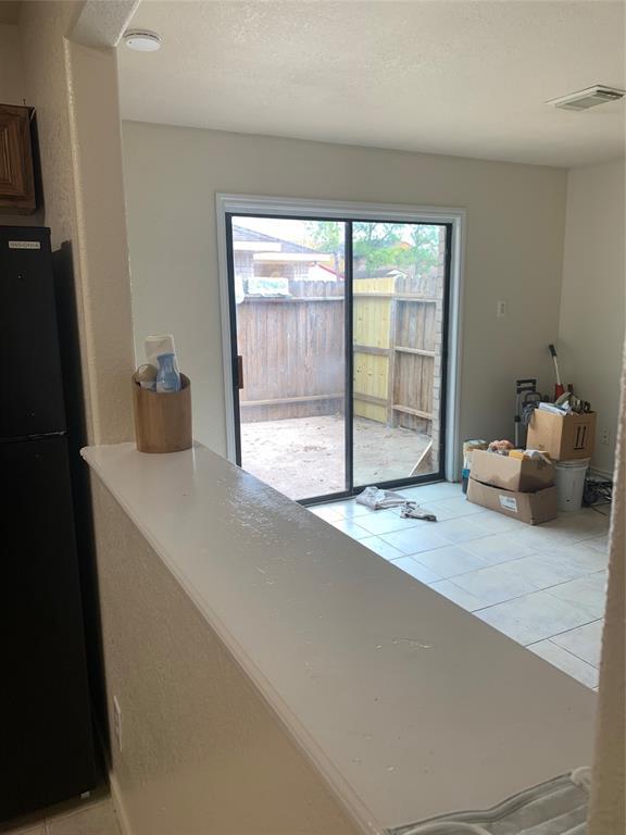 Building Photo - 12925 Blackpool Ln