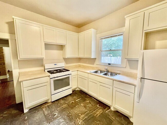 Foto del edificio - 506 E 38th St