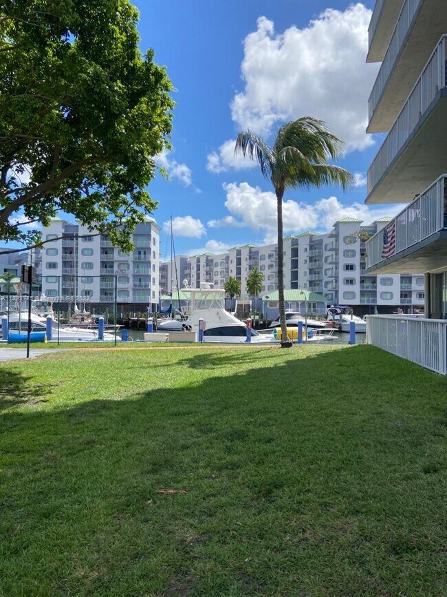 Foto del edificio - 1800 NW 24th Ave