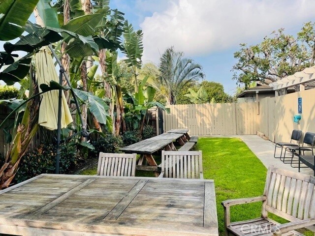 Foto del edificio - 17092 Emerald Ln