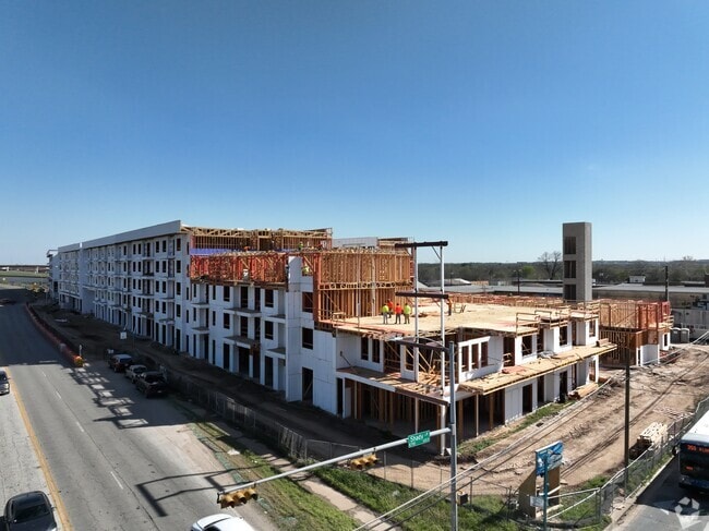 Building Photo - Lirica East Austin