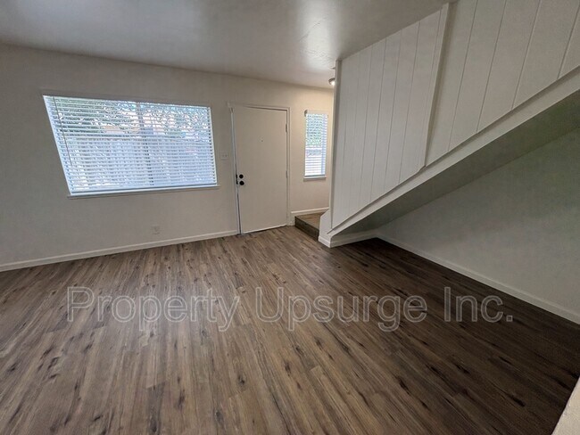 Foto del edificio - 623 W 16th St