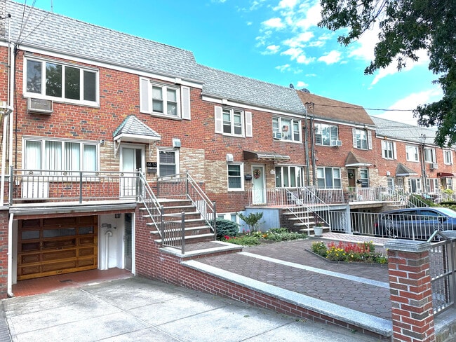 Foto del edificio - 6653 79th St