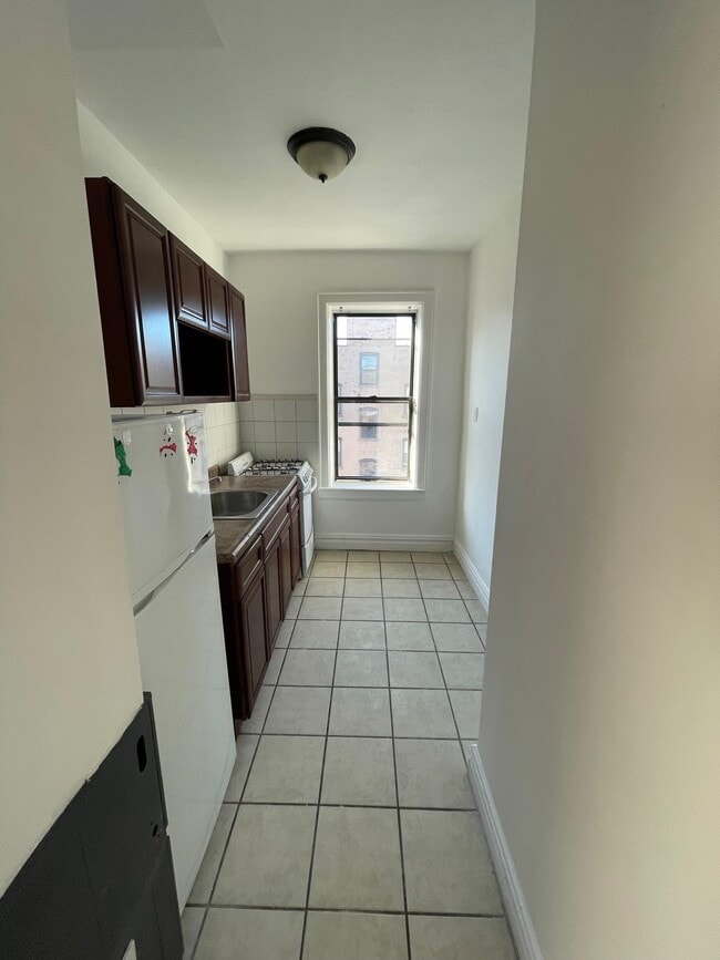 2048 John F. Kennedy Blvd Unit 403, Jersey City, NJ 07305 Room for