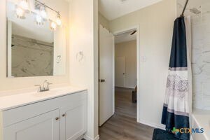 Foto del edificio - 102 Lariat Cir