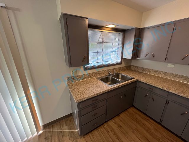 Foto del edificio - FREE RENT! 2 Bd / 1 Bth - Storage - Patio ...