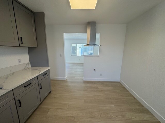 Foto del edificio - 5792 Rostrata Ave