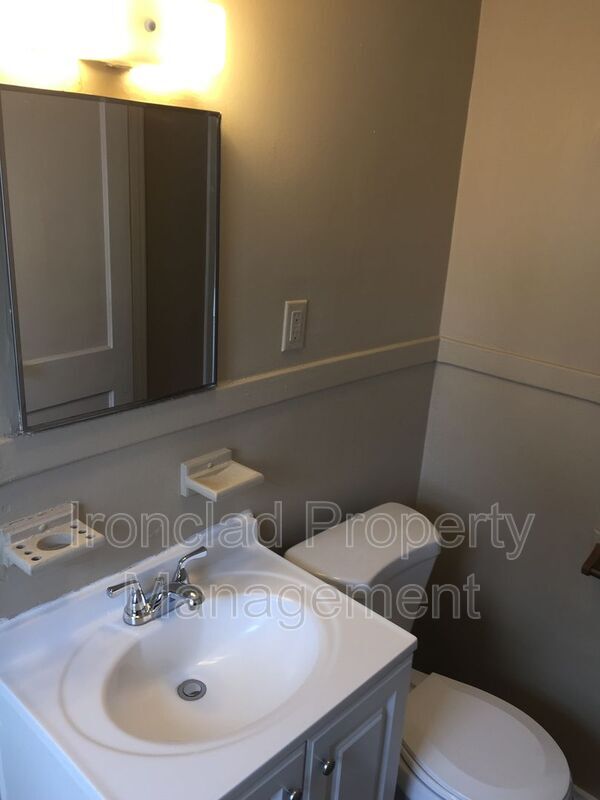 Foto del edificio - 6-12 Woodlawn Cir