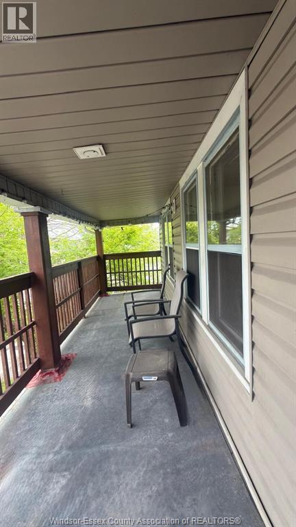 Photo du bâtiment - 843 Ellrose Ave