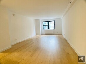Building Photo - East 39th Street