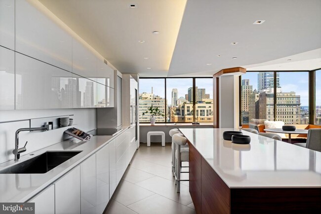 Building Photo - 210 W Rittenhouse Square