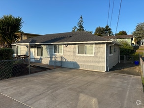 Building Photo - 1637 Meade Ave