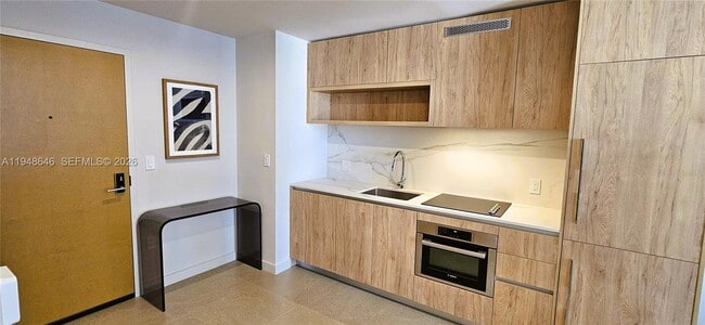 Foto del edificio - 11 NE 6th St