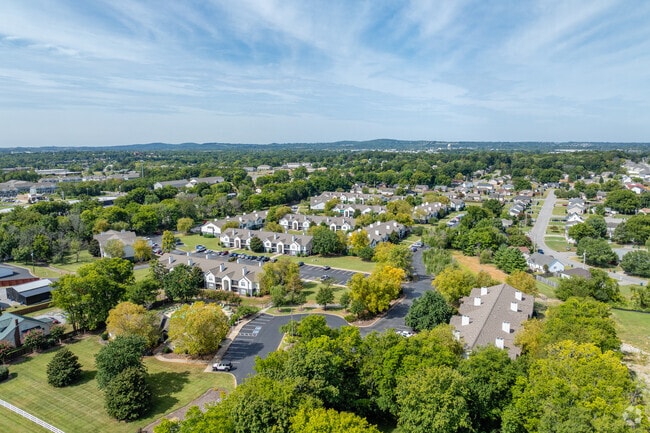 Building Photo - Hunters Creek