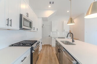 Building Photo - 7628 Inwood Hls Ln