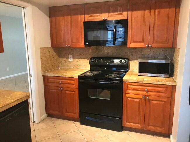 Kitchen - 734 Benevento Ave