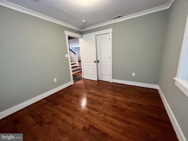 Building Photo - 8602 Woodbrook Ln