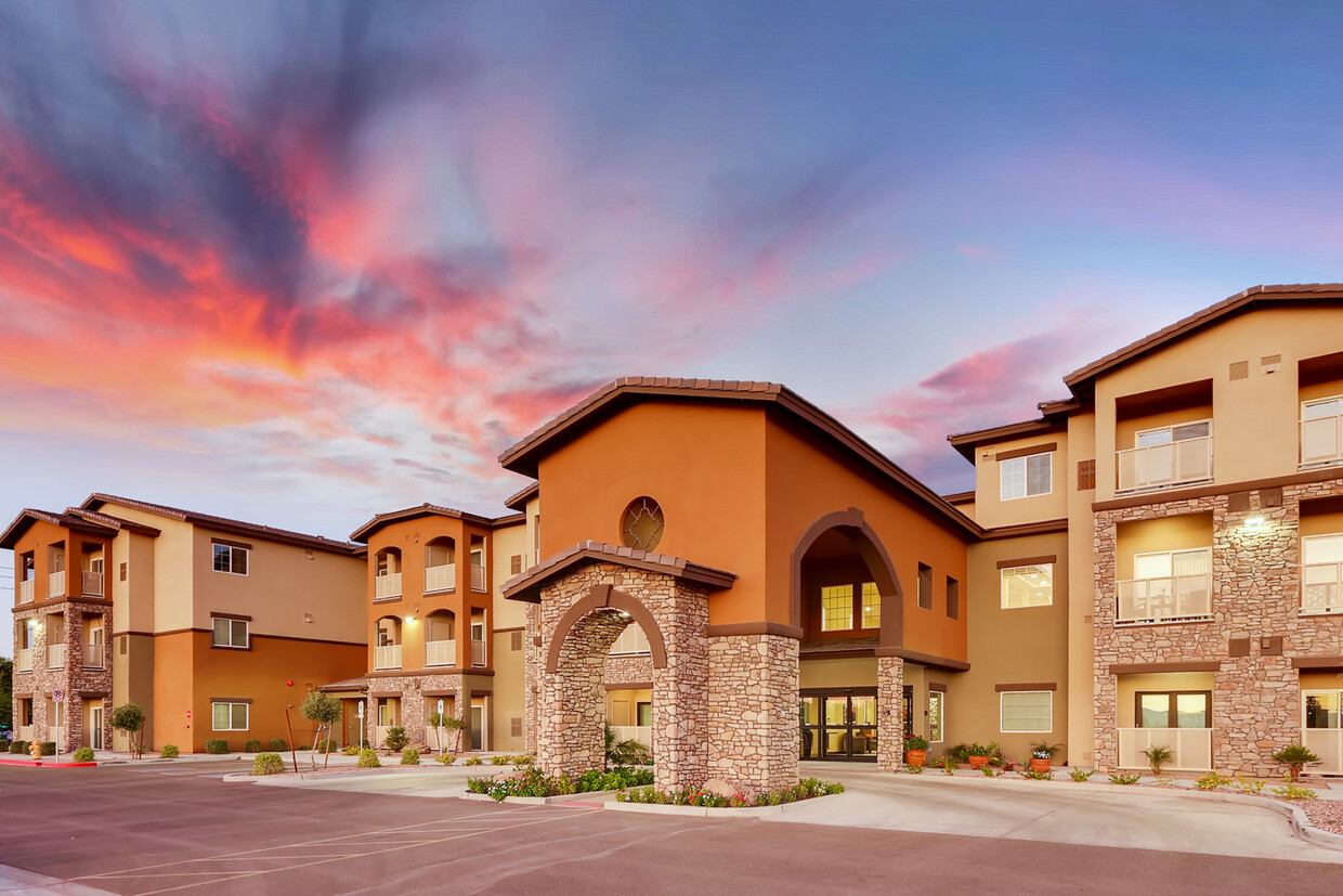 westgate-village-independent-senior-living-apartments-in-glendale-az