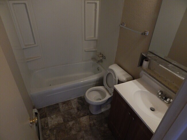 Foto del edificio - Fountain Duplex Unit Close to Fort Carson ...