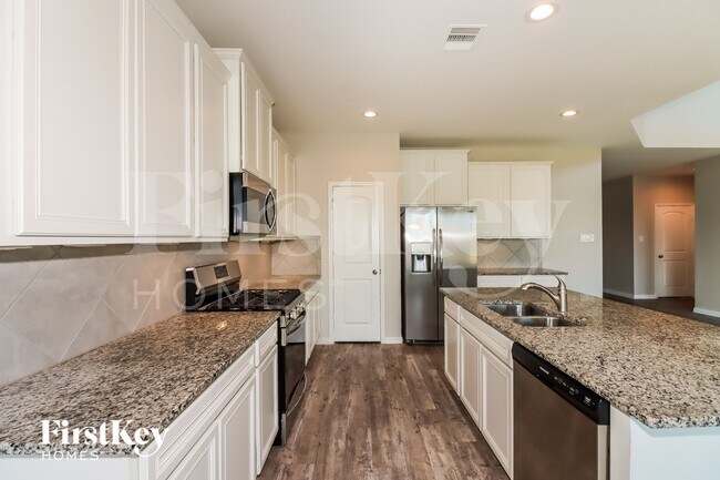 Foto del edificio - 28008 Langsdale Ct