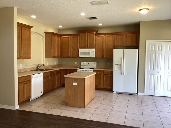 Building Photo - 1419 Hunterman Ln