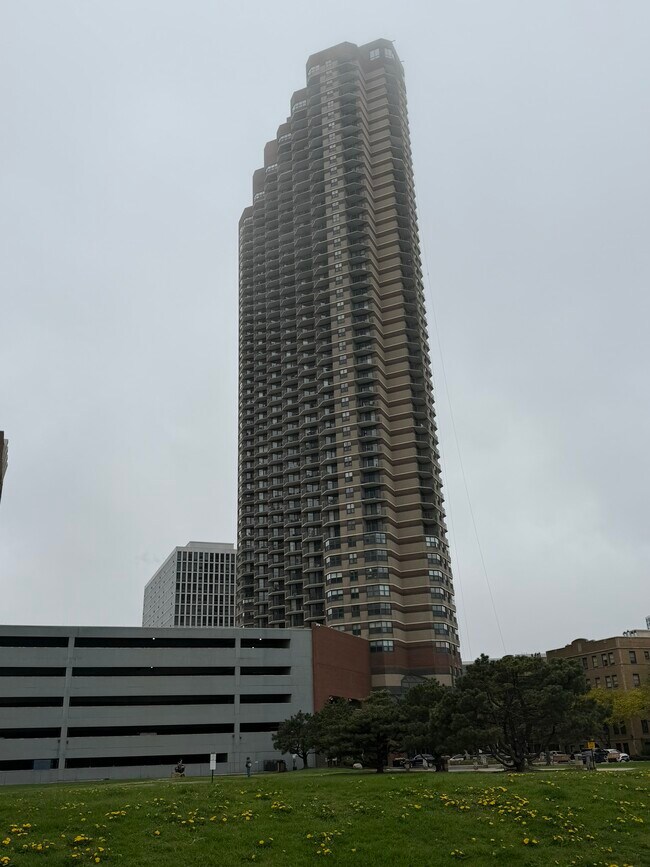 Building Photo - 3660 N Lake Shore Dr