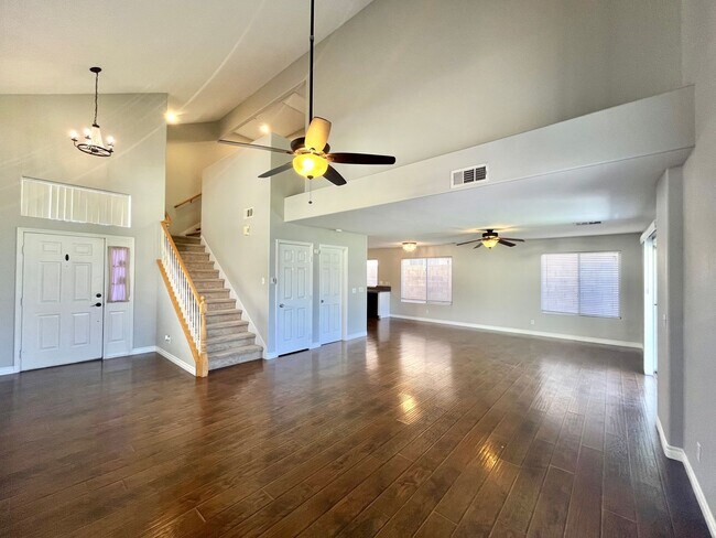 Foto del edificio - **$800 OFF MOVE IN BY 12/01/25**Spacious 3 Bedroom, 2.5 Bath Home with No HOA and Modern Finishes