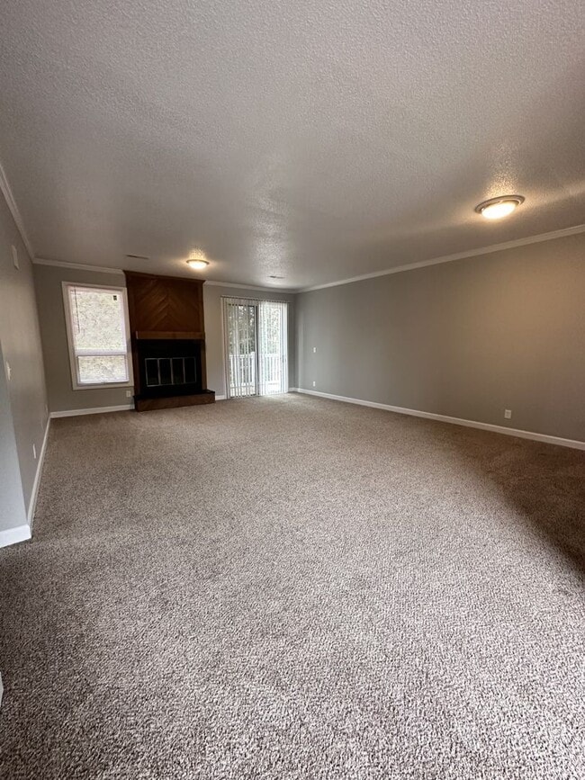 Foto del edificio - Coming Soon.....Large 2 Bedroom 2 Bath Con...