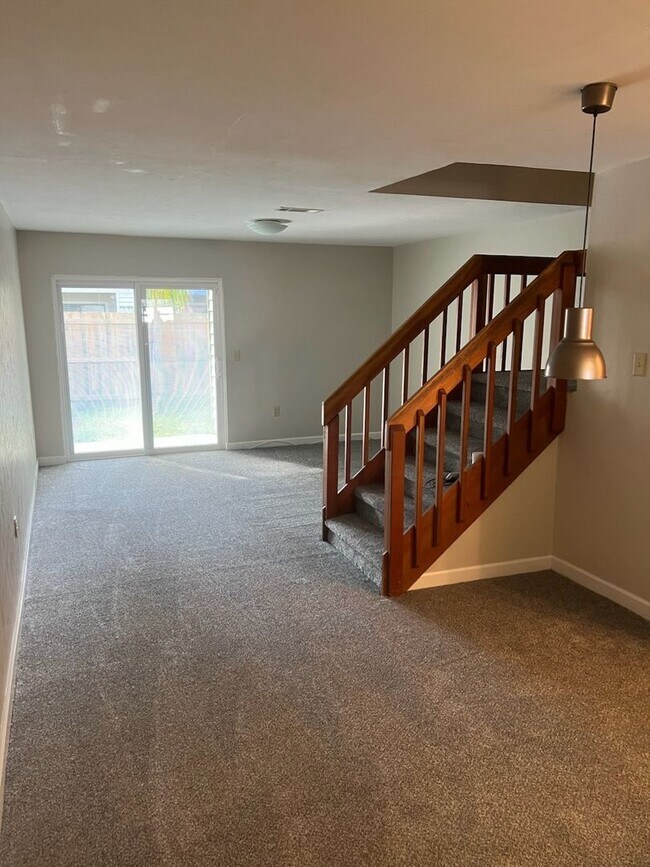 Foto del edificio - 2 Bedroom 2 1/2 Bath in Mill Run.