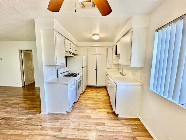 Building Photo - 4325 Dixie Canyon Ave