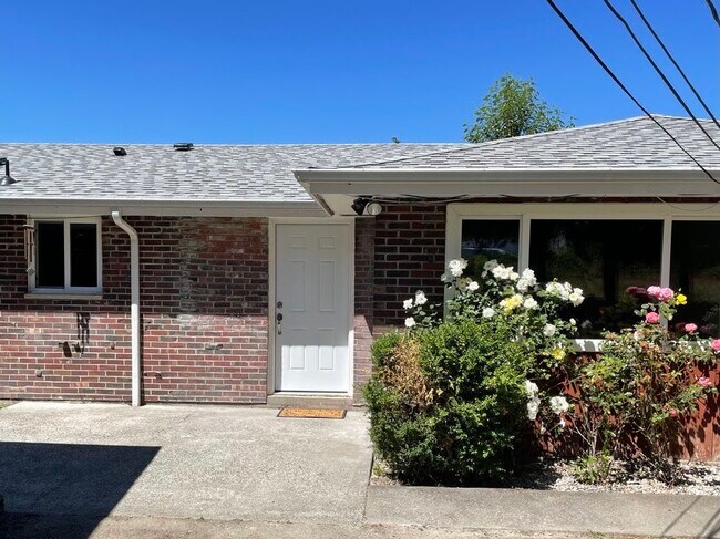 Building Photo - 1610 Porter Way