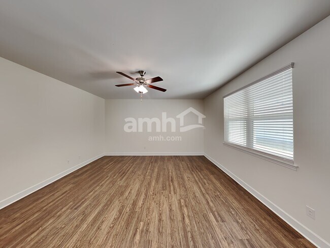 Foto del edificio - 5072 Trailwater Dr