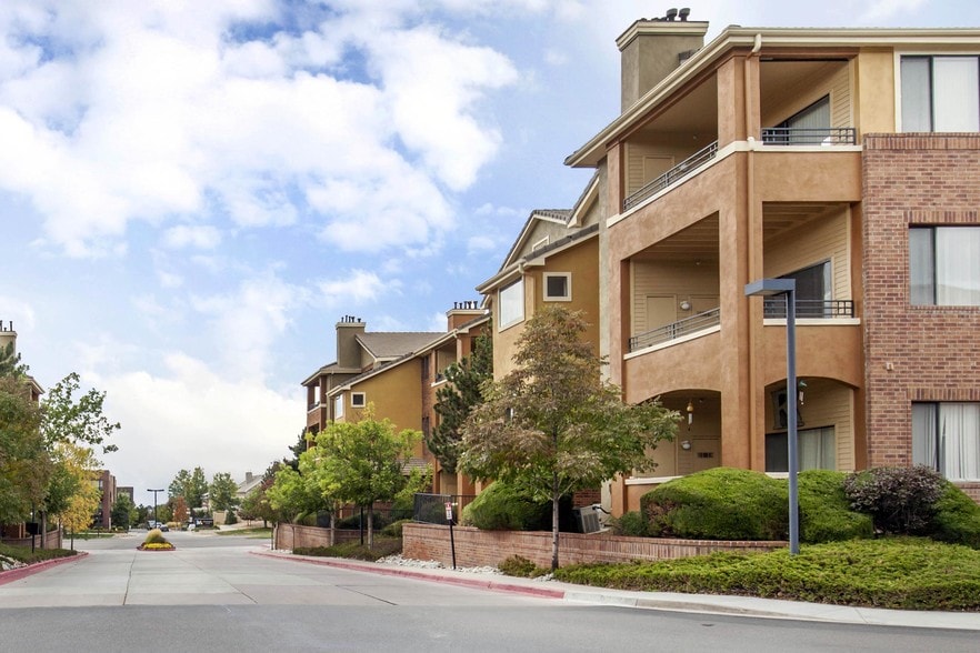Cierra Crest Apartment Homes Rentals Denver, CO