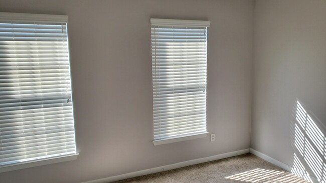 Foto del edificio - 3368 Grand Falls Blvd