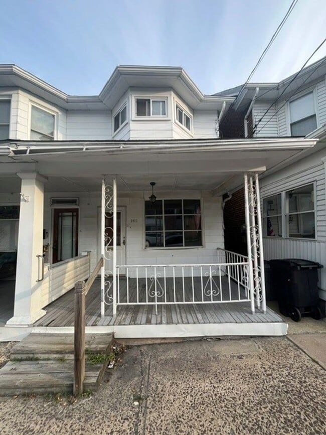 Building Photo - 141 W Abbott St