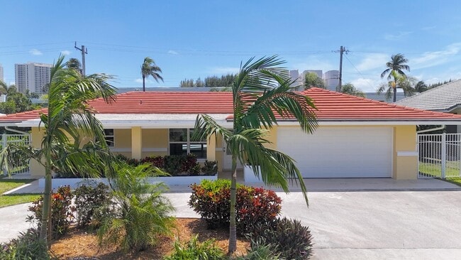 Building Photo - 1221 Singer Dr