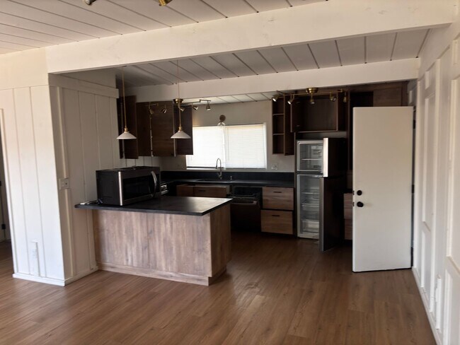 Building Photo - Beautiful 2 bedrooms duplex in Imperial Beach