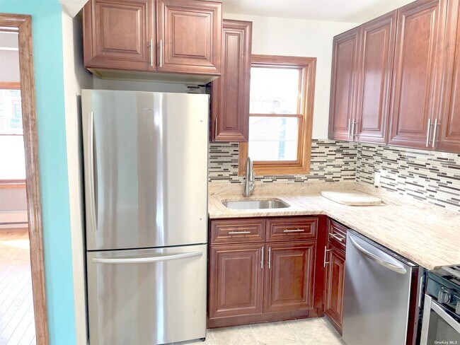 Foto del edificio - 143-44 84th Dr