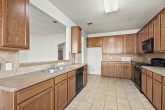 Building Photo - 15114 Cave Creek Dr