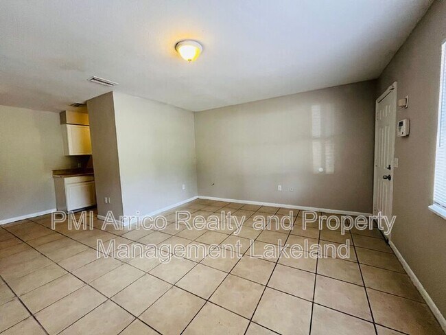 Foto del edificio - 1031 Crestview Ave
