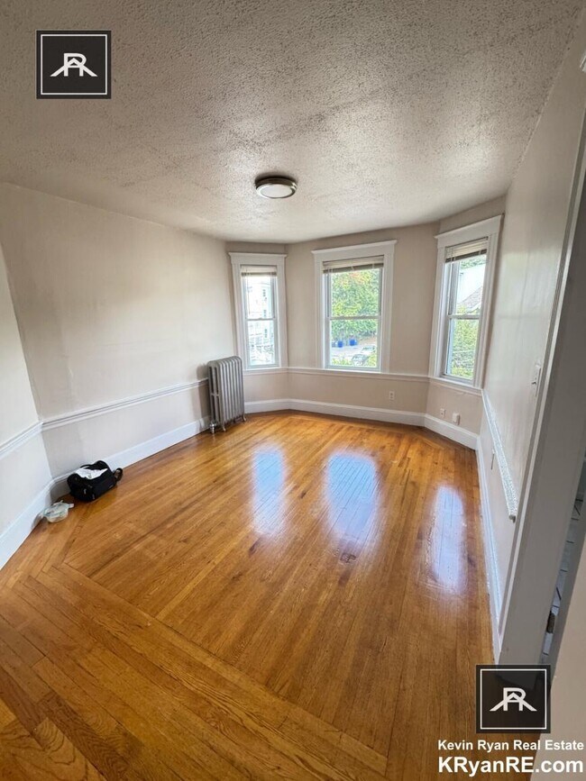Foto del edificio - 3 bedroom in Brighton MA 02135
