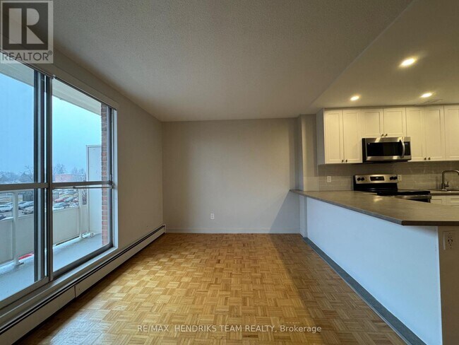 Photo du bâtiment - 39 Leaside Dr