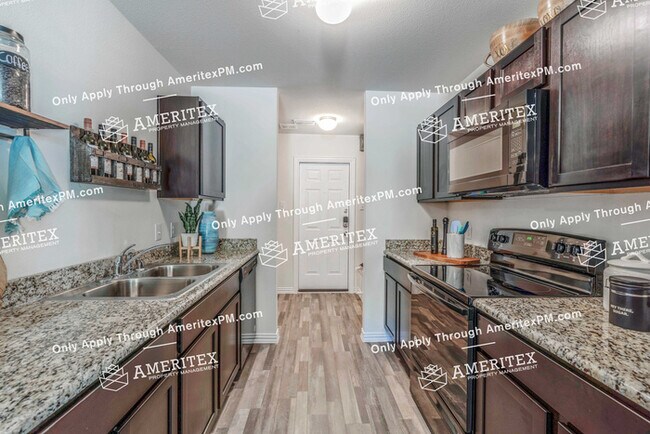 Foto del edificio - 5304 Carver Dr