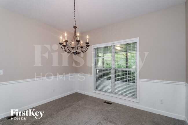 Foto del edificio - 729 Tall Oaks Dr