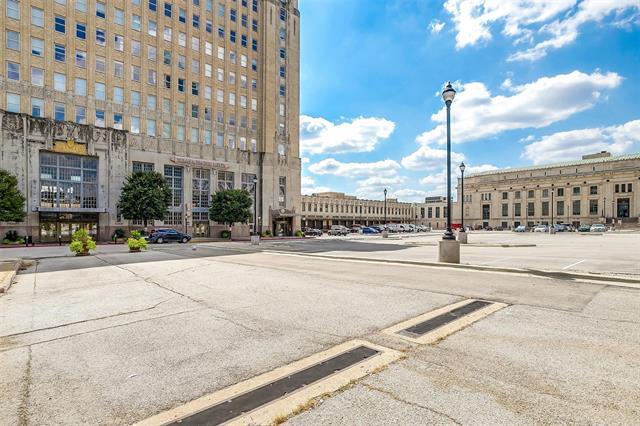 Foto del edificio - 221 W Lancaster Ave