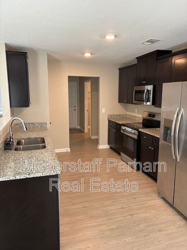 Foto del edificio - 6439 Sandy Bottom Dr